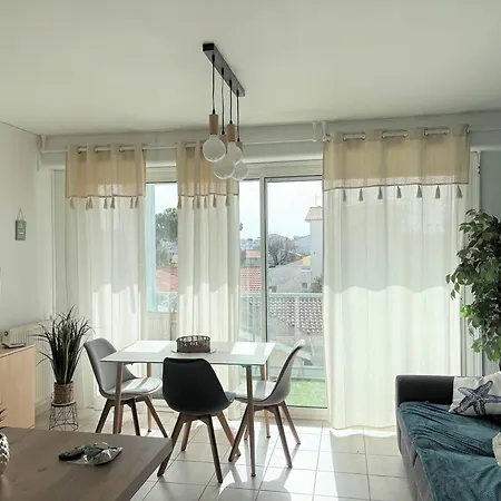 A - 4 Pers, Proche Marche, Balcon, Ascenseur, Equipements Bebe - Fr-1-738-13 Apartment Royan