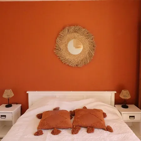 A - 4 Pers, Proche Marche, Balcon, Ascenseur, Equipements Bebe - Fr-1-738-13 Apartment