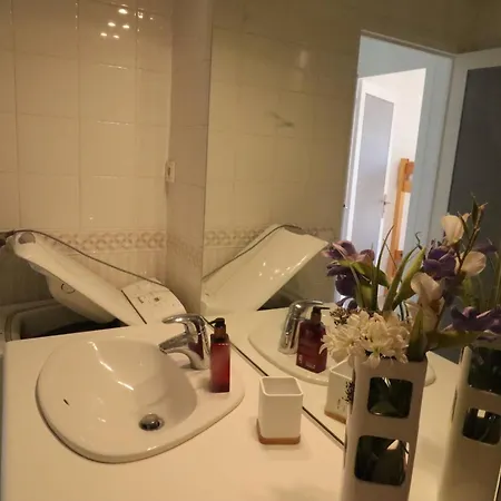 Apartment A - 4 Pers, Proche Marche, Balcon, Ascenseur, Equipements Bebe - Fr-1-738-13 *