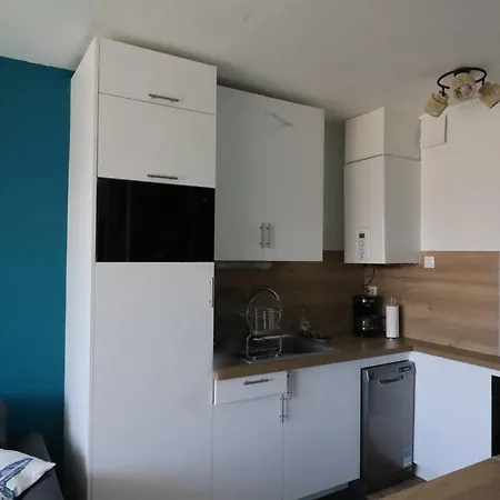 A - 4 Pers, Proche Marche, Balcon, Ascenseur, Equipements Bebe - Fr-1-738-13 Apartment