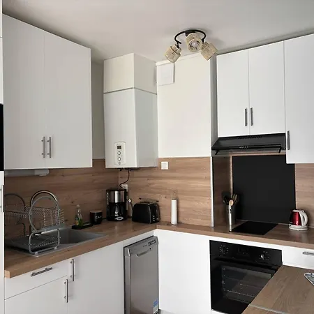 A - 4 Pers, Proche Marche, Balcon, Ascenseur, Equipements Bebe - Fr-1-738-13 * Royan