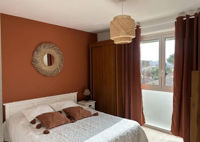 A - 4 Pers, Proche Marche, Balcon, Ascenseur, Equipements Bebe - Fr-1-738-13 Apartment *