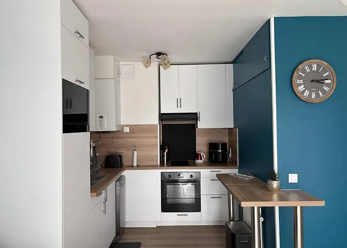 A - 4 Pers, Proche Marche, Balcon, Ascenseur, Equipements Bebe - Fr-1-738-13