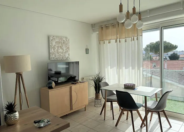 A - 4 Pers, Proche Marche, Balcon, Ascenseur, Equipements Bebe - Fr-1-738-13 Apartman *